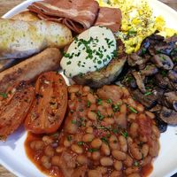 English breakfast at Eqvilibrivm Cafe in Barcelona