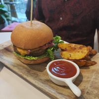 Burguer at Eqvilibrivm Cafe in Barcelona