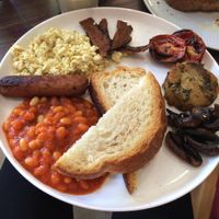 Full English breakfast at Eqvilibrivm Cafe in Barcelona