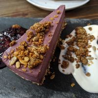 Raw cheesecake at Eqvilibrivm Cafe in Barcelona