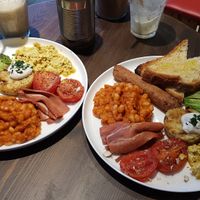 Full English Breakfast at Eqvilibrivm Cafe in Barcelona