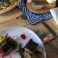 Vegan tempeh, vegetarian pizza and free tap water at Pisco in Vila Do Bispo