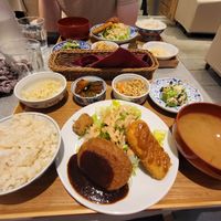 Set meal cutlet and tofu steak at Mumokuteki Vegan Cafe in Kyoto