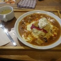 Toroyubaomu-rice (special) (vegan omelette with rice filling - was delicious) at Mumokuteki Vegan Cafe in Kyoto