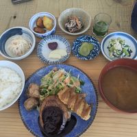 Set meal at Mumokuteki Vegan Cafe in Kyoto