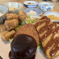 karaage/hamburger steak/miso cutlet   at Mumokuteki Vegan Cafe in Kyoto
