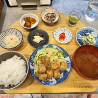 Karaage set at Mumokuteki Vegan Cafe in Kyoto