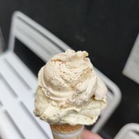 Salted peanut and pistachio at Gelateria Loggetta in Mantova