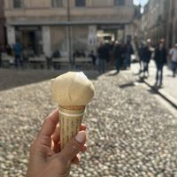 Pistazien Eis vegan   at Gelateria Loggetta in Mantova