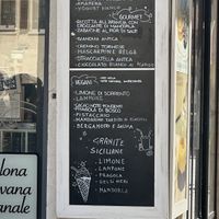Vegane Eissorten - nicht nur fruchtsorbe   at Gelateria Loggetta in Mantova
