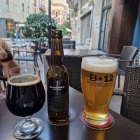 Beer at B12 in Girona