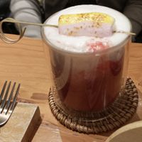 Pink Latte - Lampone essiccato,latte vegetale montato e marshmallo flambati. at Kintsugi in Turin