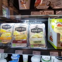 Vegan cheezes at Ut Muueletentje in Weert