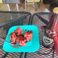 Coliflor wings + kombucha cardamomo at esTACOmo quiere in Puebla