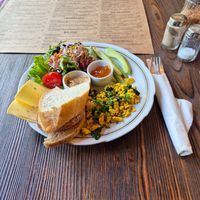 Tofucznica at Śniadaniownia in Warsaw