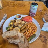 Full English vegan breakfast at Śniadaniownia in Warsaw