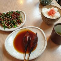 grilled broccoli with crispy chili oil, tofu tsukune, sticky rice at Kushi-ya in Nottingham