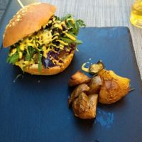 Vegan burger at Bruscè in Bologna