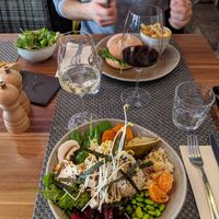 Bowl and burger at Auberge Koeppchen in Wormeldingen