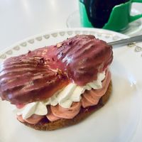 Éclair s ruzí  at Eaternia in Prague