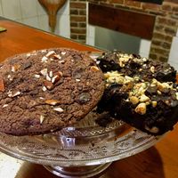 Vegan cookies and vegan brownies  at Le Jardin des Pentes  in Lyon