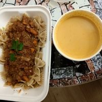 Vegane Nuss-Bolognese, Thaisuppe at im Vorderhus in Wehr