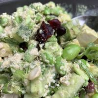 Bowl mit Tofu, Avocado, Edamame, veganem Parmesan,… at Yuícery - Hospitalstraße in Stuttgart