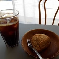 Soymilk scone and americano at Bottle Lounge 보틀팩토리 in Seoul
