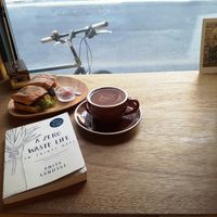 The tangy tempeh ciabatta sandwich: not large, but hugely delicious. Hot choco: extra rich and creamy with Oatley oat milk for a small w1,000 surcharge.
D&M reading material: free at Bottle Lounge 보틀팩토리 in Seoul