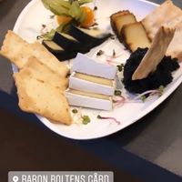 Vegan cheese and vegan caviar at Two Monkeys in Copenhagen