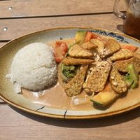 Gemüse und Tempeh mit Erdnusssauce  at The Little Hanoi in Heilbronn