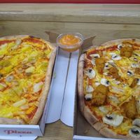 Pizzas and dip at Pizza Bageriet in Gothenburg