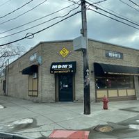 Outside of building at Mom's Diner in Syracuse