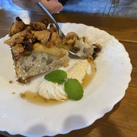 Apple crumble, very nice  at Be Happy! Chikyushoku in Nabari