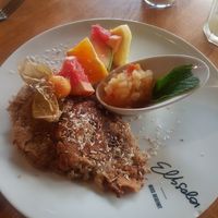 3 vegan and gluten free banana pancakes at Elbsalon in Dresden