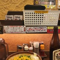 Area where you'll easily find napkins, chopsticks and more at Shinbu Sakiya Ramen - 麺匠真武咲弥 in Tokyo