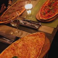 pizza at AmaMi in Milan