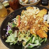 Reisnudelschale mit Zitronengrastofu, Mango-Limonade at Chi Thu - Fraunhoferstrasse in Munich