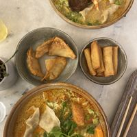 Heart-warming soup (Spicy!), mini spring rolls and crispy wontons at Liu Lin in Brussels