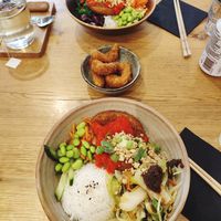 Crispy chicky bowl at Liu Lin in Brussels