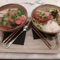Crispy chiky bowl on the right, 16€ at Liu Lin in Brussels