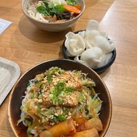 Noodles, noodle soup and 'prawn' crackers at Liu Lin in Brussels