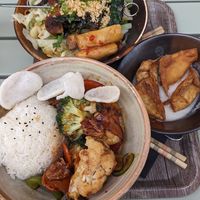 Kung Po bowl and Lalot noodles, with crispy wontons at Liu Lin in Brussels