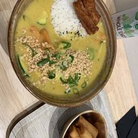 Curry bowl and spring rolls  at Liu Lin in Brussels