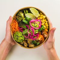 the bowl everyone loves: coco california. at Rå Bowls & Juices in Groningen