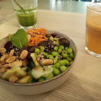 Normal portion and two smoothies at Rå Bowls & Juices in Groningen