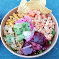Creamy California bowl at Rå Bowls & Juices in Groningen