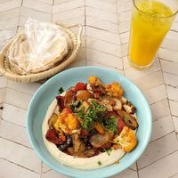 Hummus and veg plate plus ginger tonic (oj ginger and mint) at Naranj in Marrakech