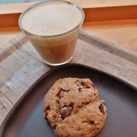 Café au lait d'avoine et cookie 💚 #Veganuary at L'Ethiquete in Nantes