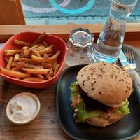 Burger d'hiver et frites maisons ! at L'Ethiquete in Nantes